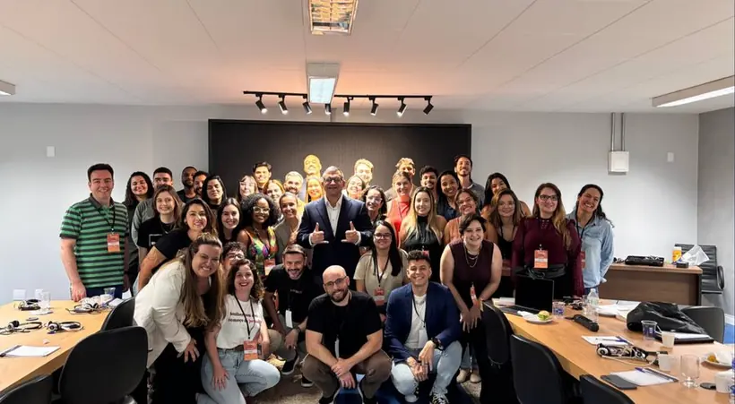 Turma reunida no workshop do Customer 360